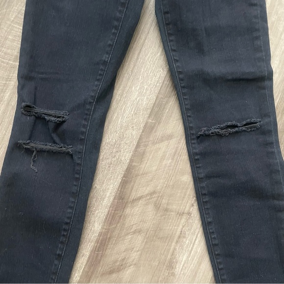 J Brand Alana 8227 Mid Rise Ankle Skinny, Blue Mercy - distressed knee - Picture 7 of 10